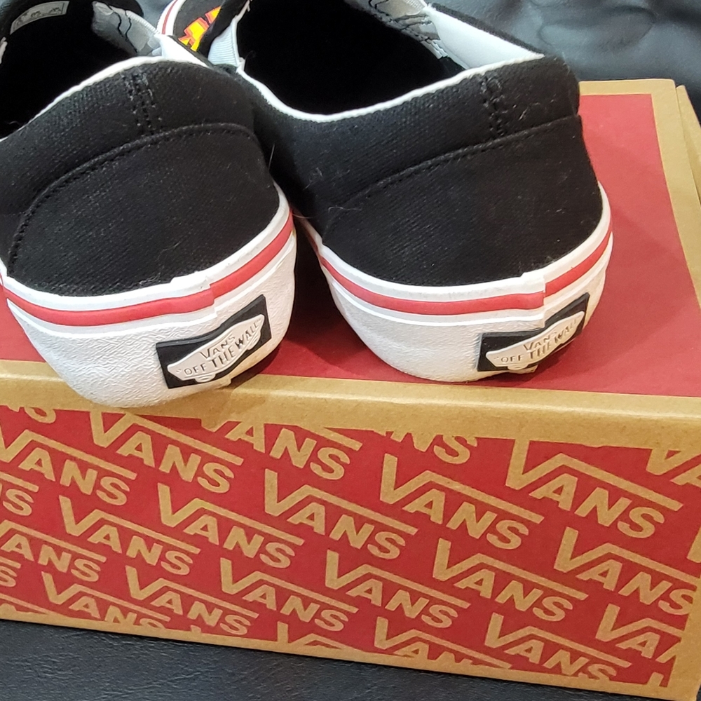 Vans - Picture 7 of 10